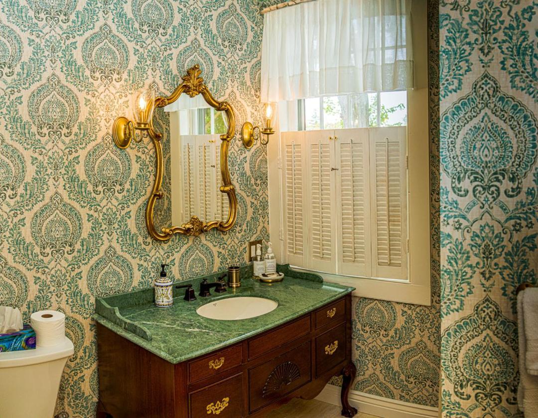 Historic Wilson-guy House Bed & Breakfast