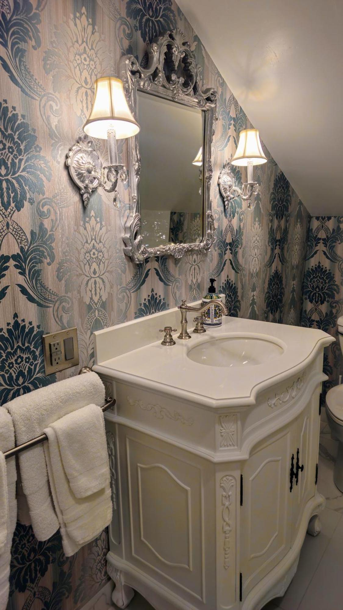 Historic Wilson-guy House Bed & Breakfast Niagara-on-the-Lake