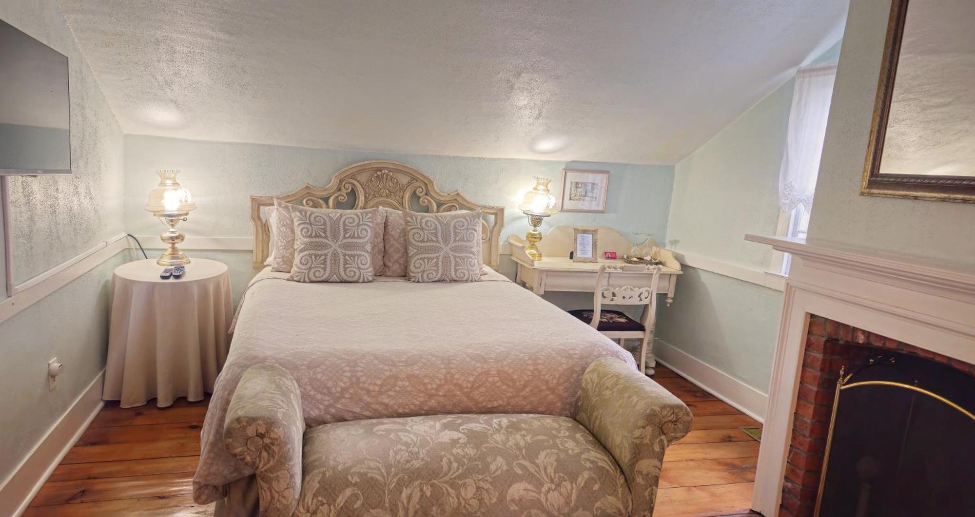 Historic Wilson-guy House Bed & Breakfast