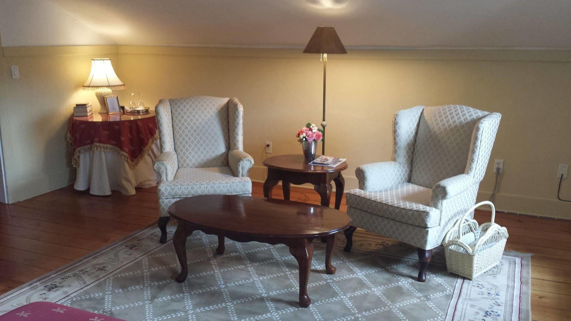 Bed & Breakfast Historic Wilson-guy House Niagara-on-the-Lake