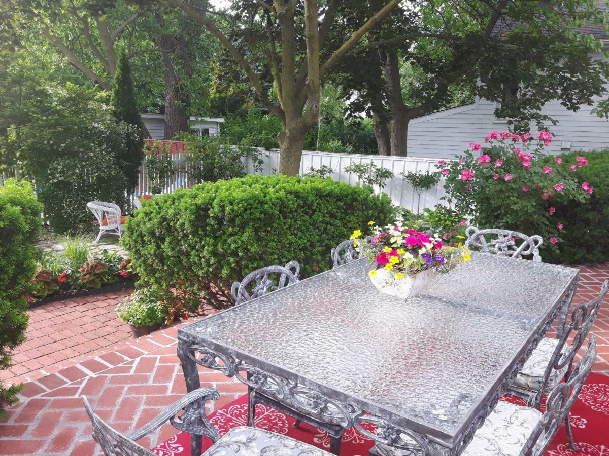 Historic Wilson-guy House Bed & Breakfast